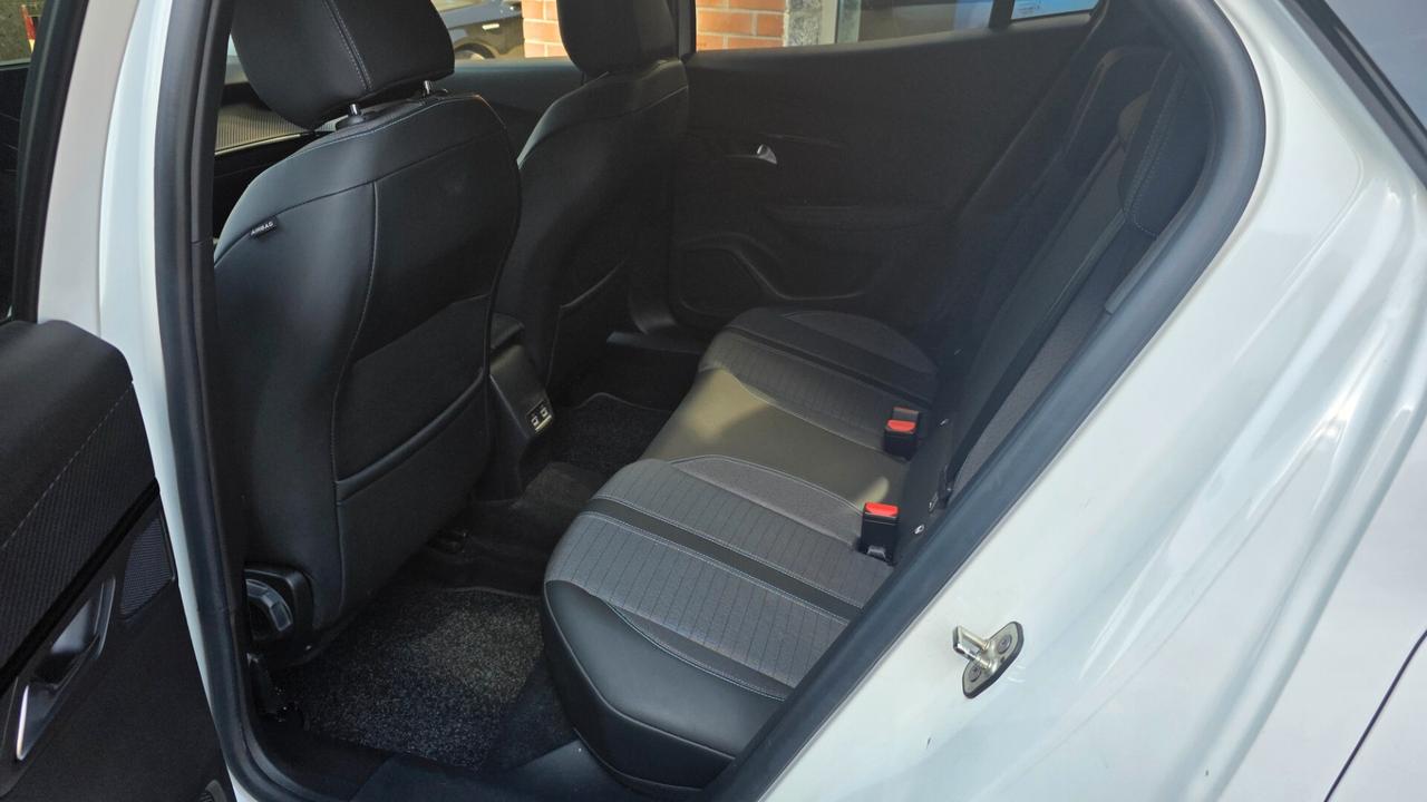 Peugeot 2008 BlueHDi 110 S&S Active Pack