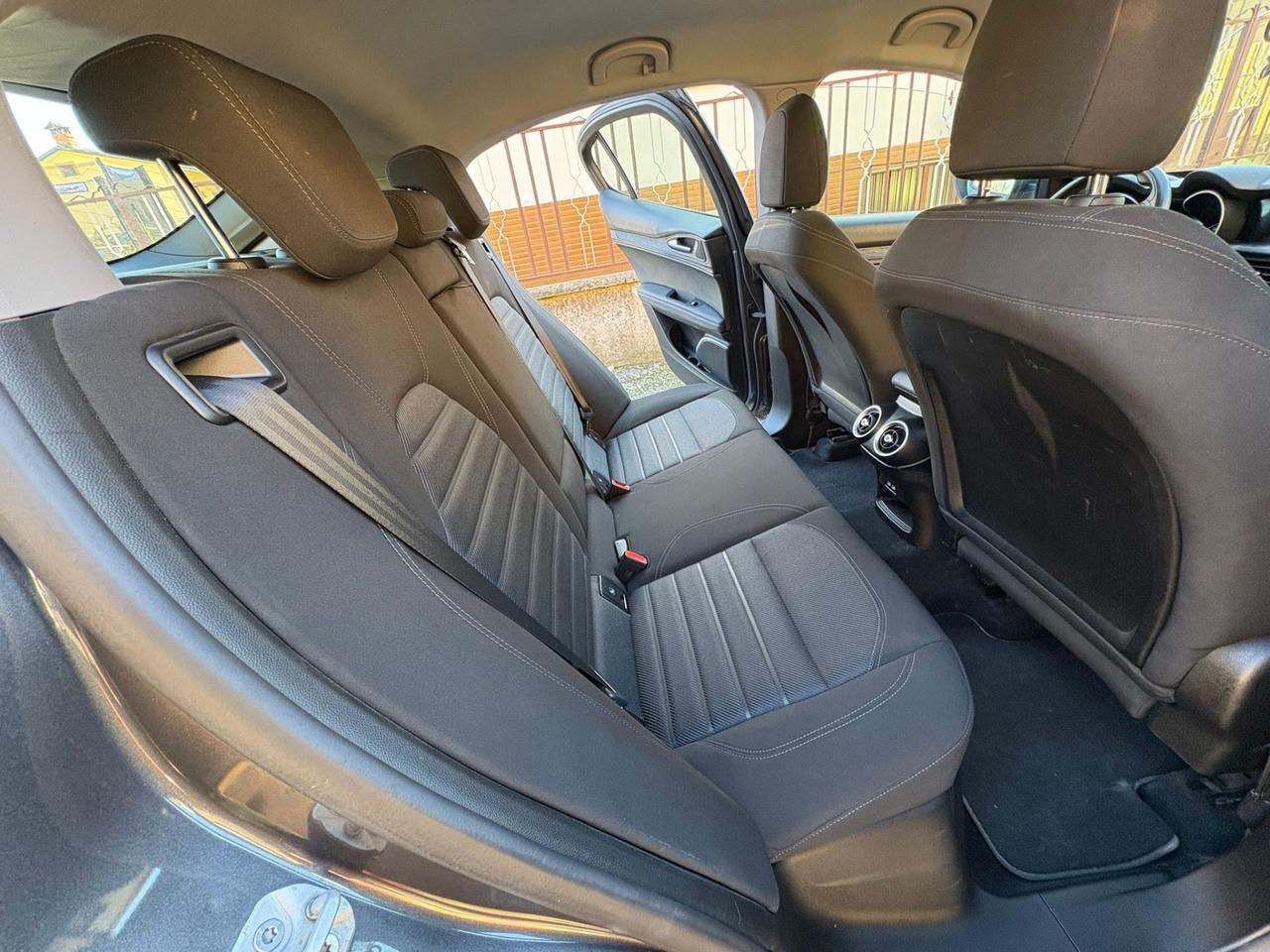 Alfa Romeo Stelvio 2.2 Turbodiesel 160 CV AT8 RWD Business