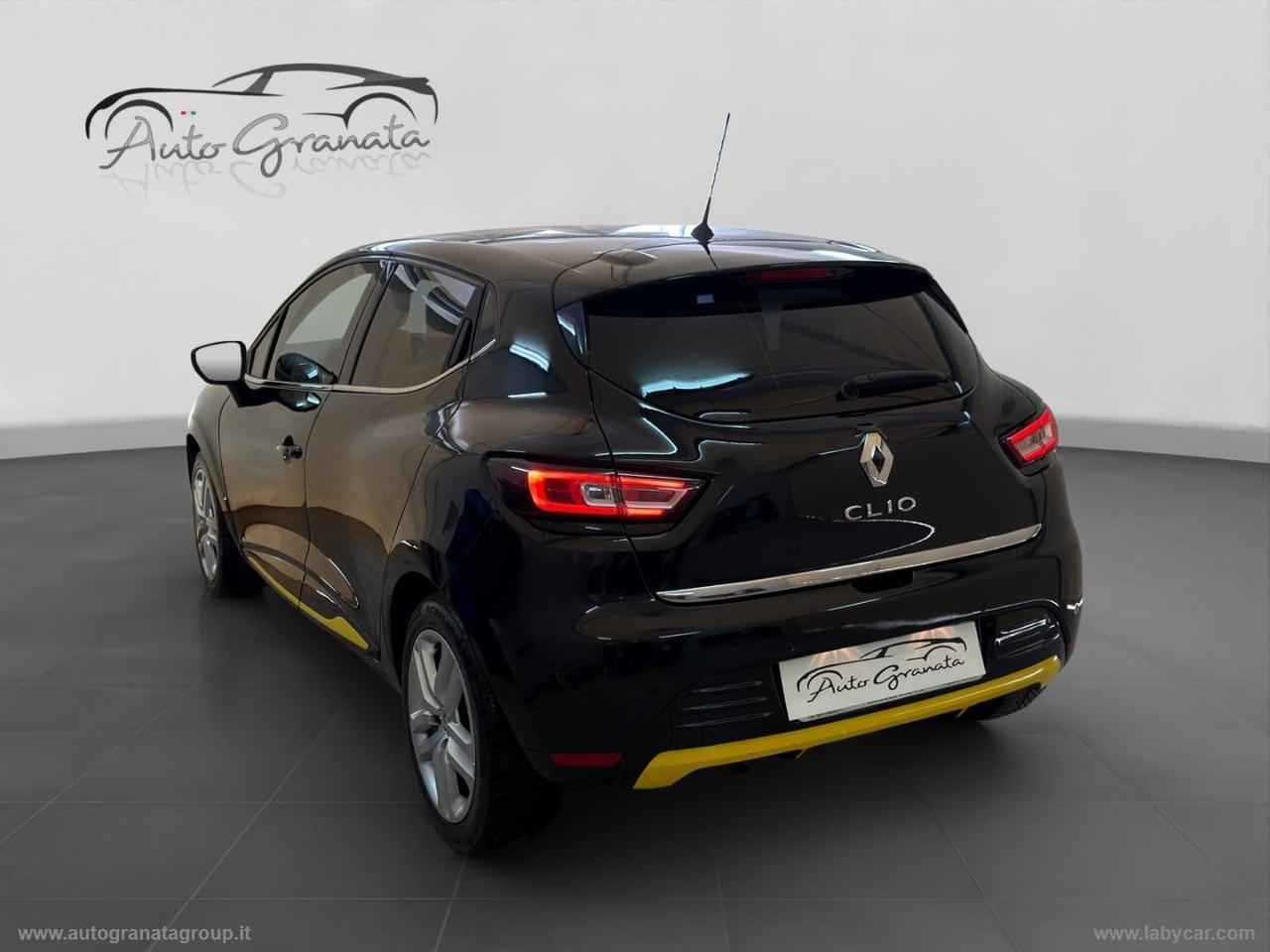 RENAULT Clio TCe 12V 90CV 5p. Moschino Intens RS LINE!