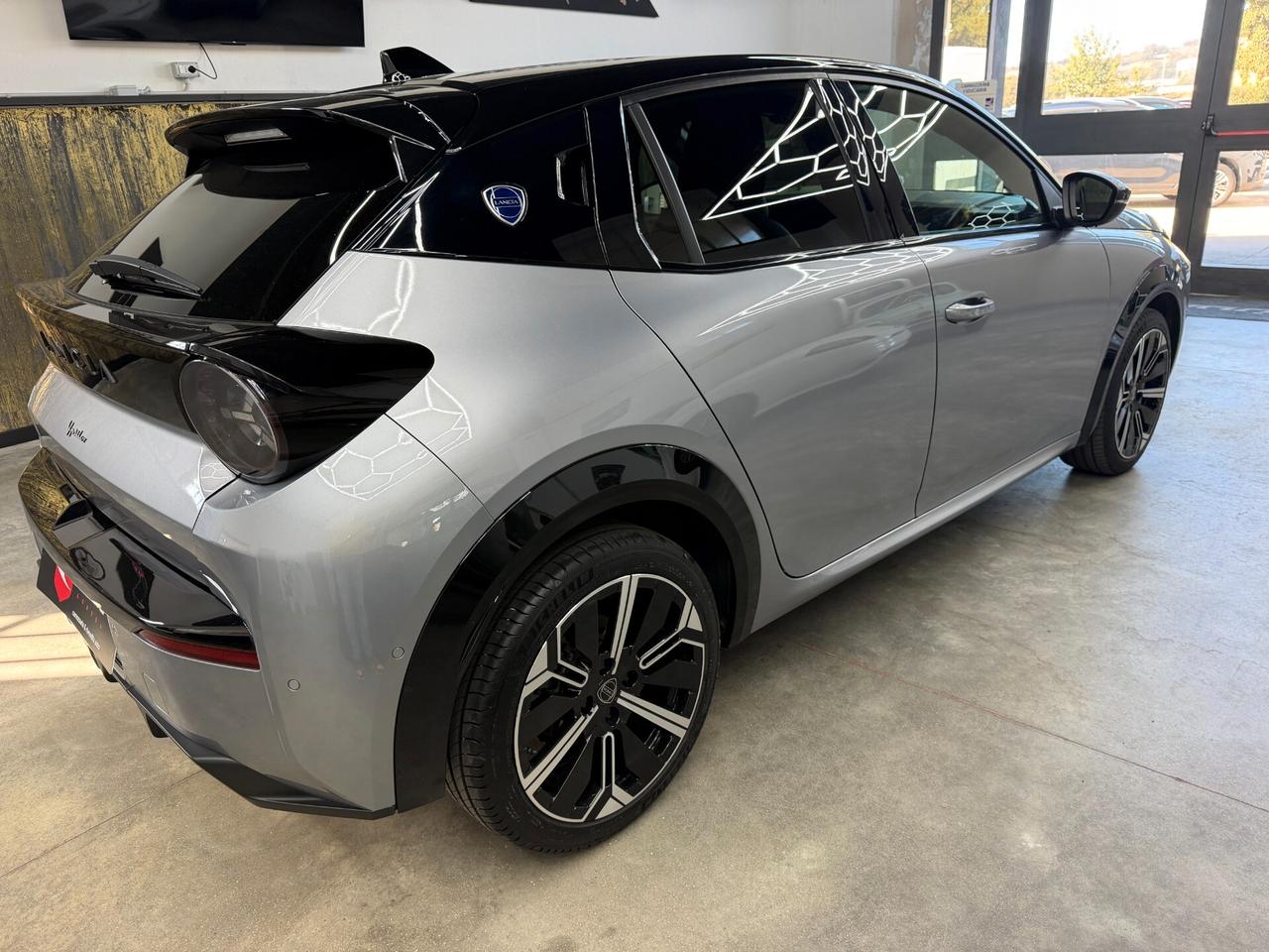 Lancia Ypsilon Hybrid e-DCT LX