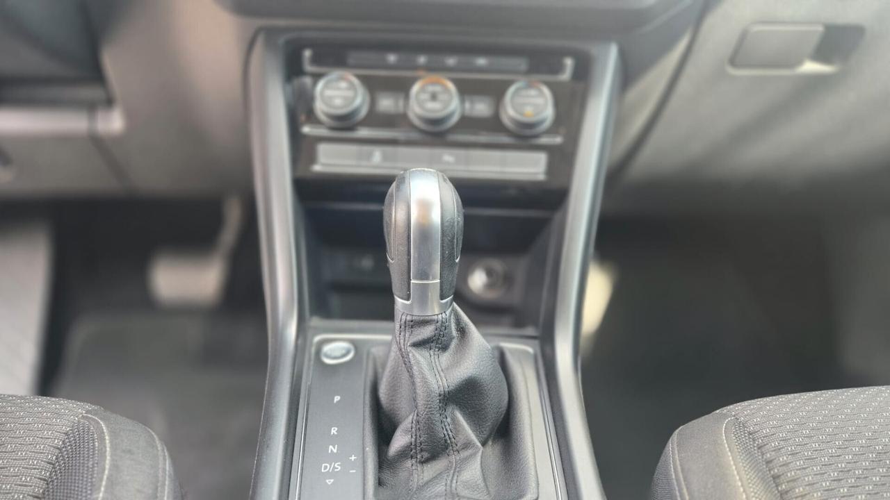 Volkswagen Touran 1.6 tdi Highline 115CV dsg 7p Uff Italy Navi Clima