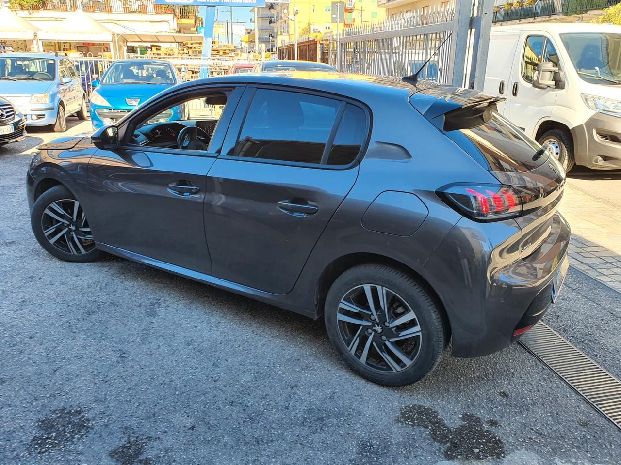 Peugeot 208 1.2 100cv/LED/NAVI/RETROCAMERA/ETC