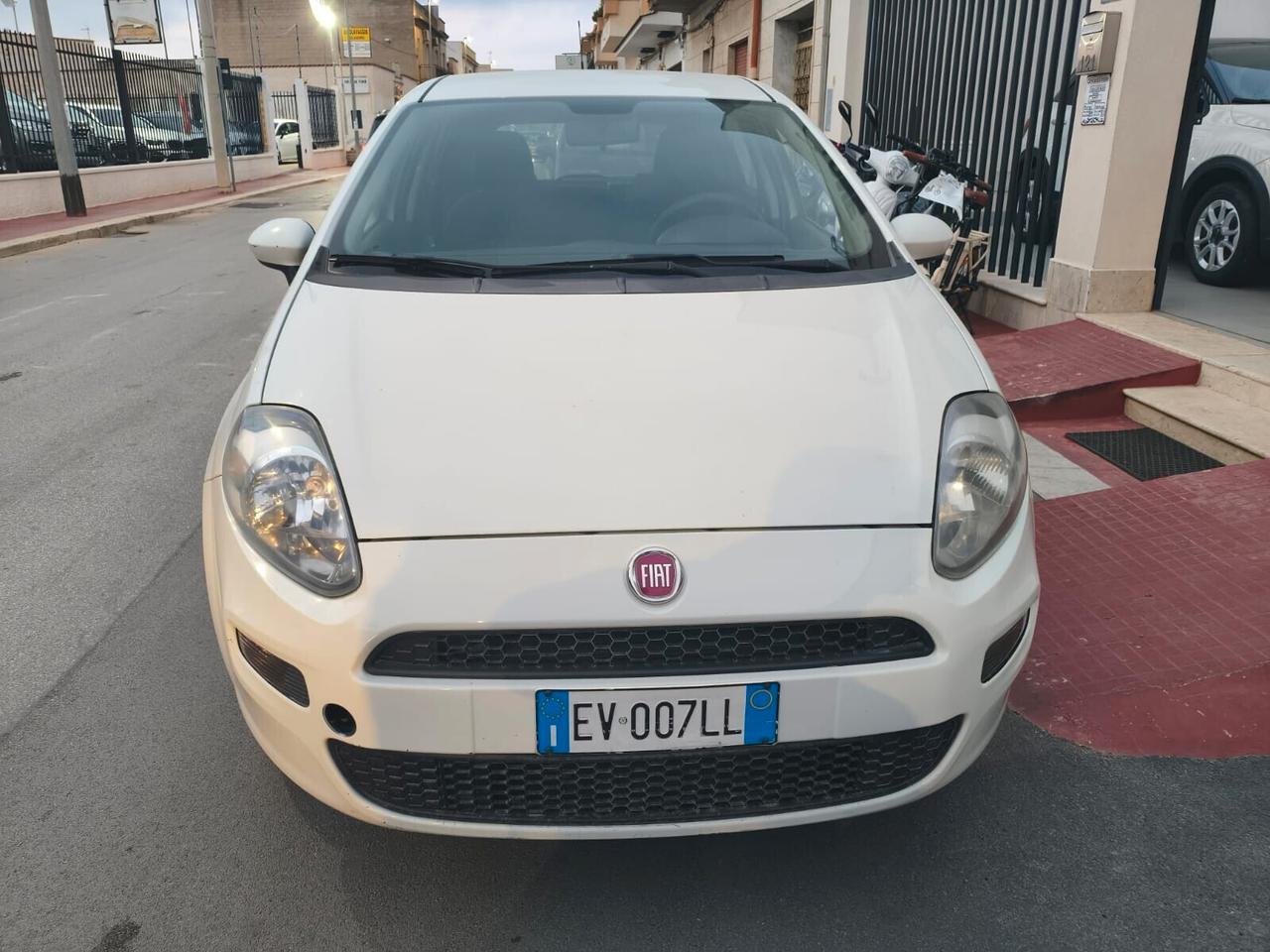 Fiat Punto 1.4 CC 77 CV Natural Power Street 2014