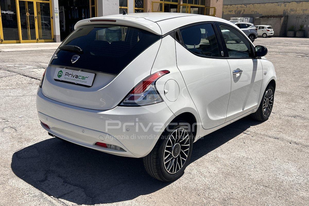 LANCIA Ypsilon 1.2 69 CV 5 porte GPL Ecochic Gold