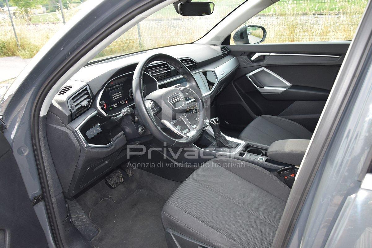 AUDI Q3 40 TDI quattro S tronic Business Advanced