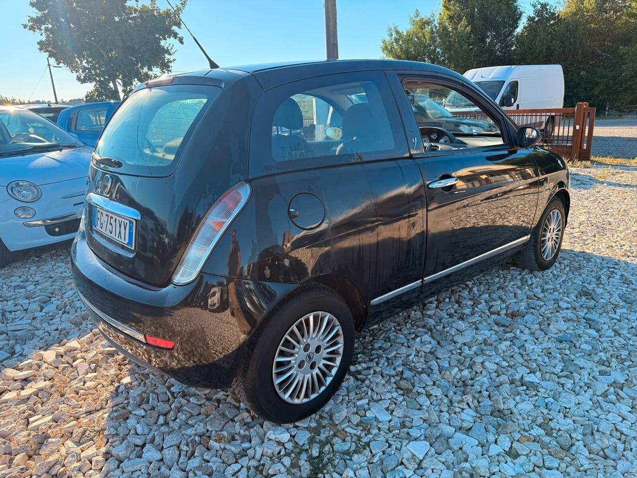 Lancia Ypsilon 1.2 Argento