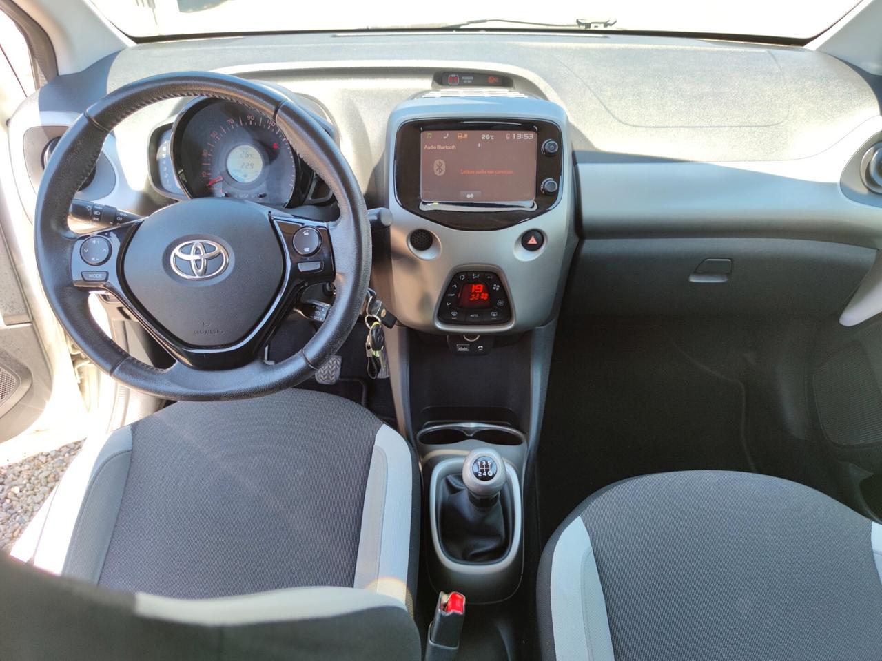 Toyota Aygo 1.0 VVT-i 69 CV 3 porte x-clusiv