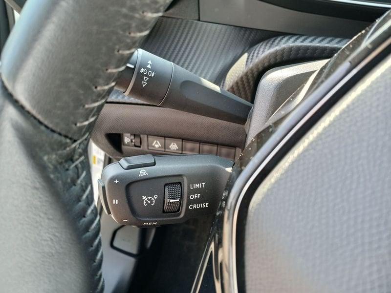 Peugeot 2008 motore elettrico 136 CV Allure