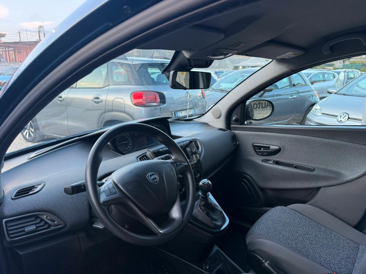 Lancia Ypsilon 1.0 FireFly 5 porte S&S Hybrid Ecochic