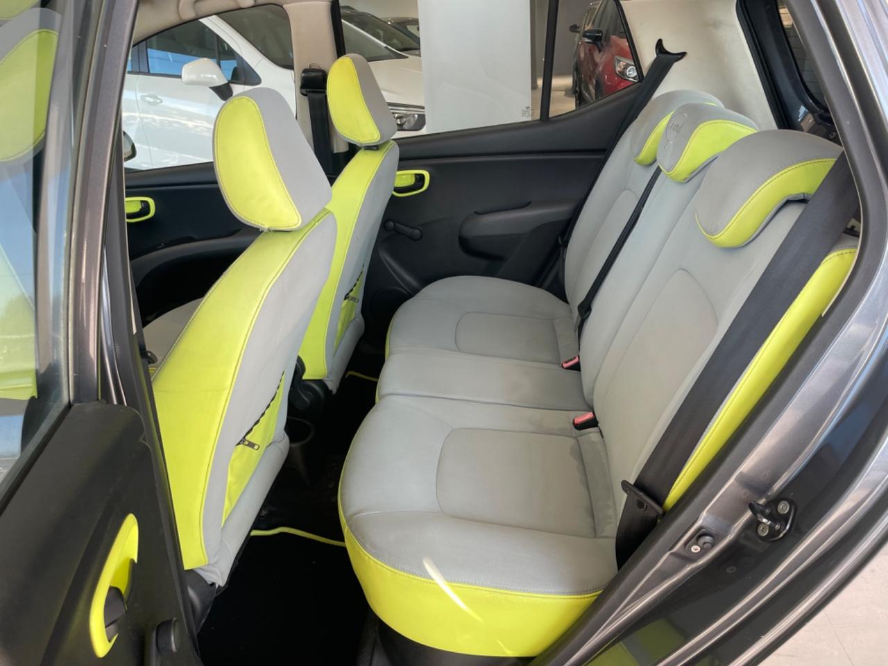 Hyundai i10 1.1 12V Fiorucci Soft Top Cabrio