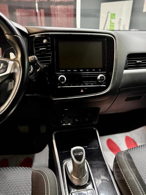 Mitsubishi Outlander phev 2.4 Instyle Plus 4wd