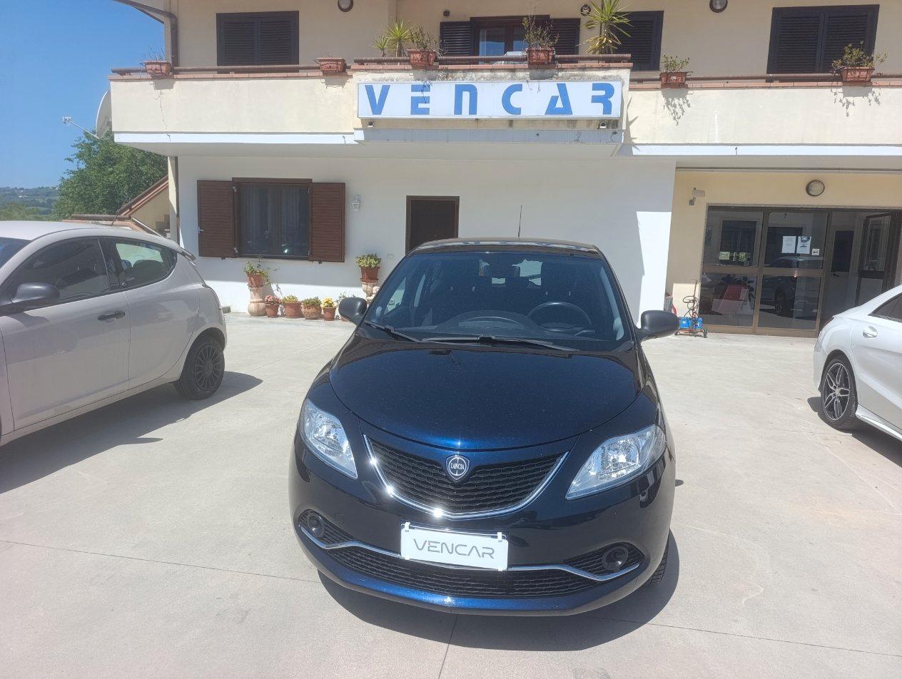 Lancia Ypsilon 5 Porte Ypsilon 1.2 Silver ecochic Gpl 69cv