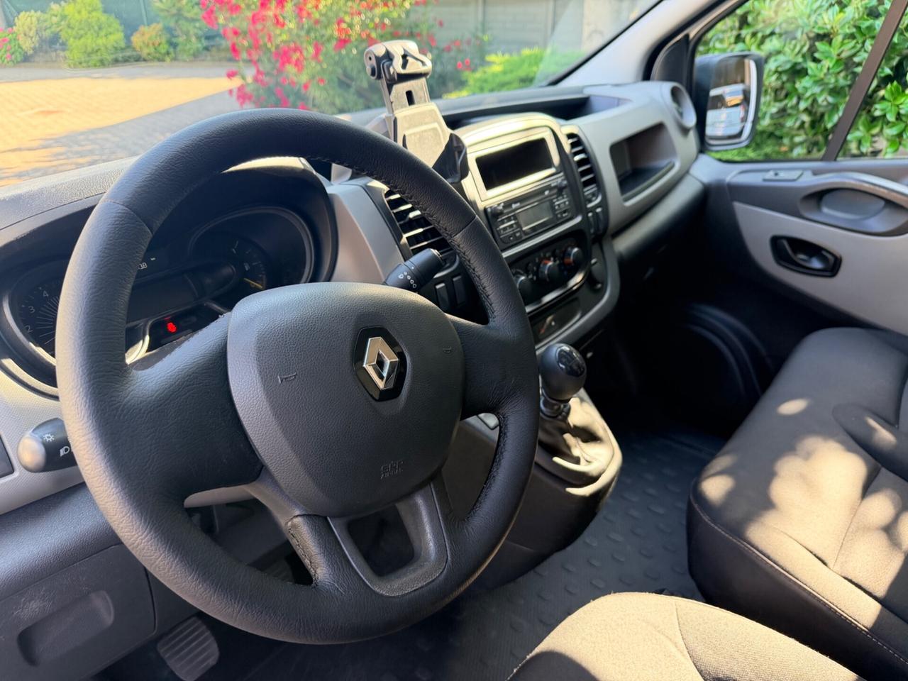 FURGONE RENAULT TRAFIC