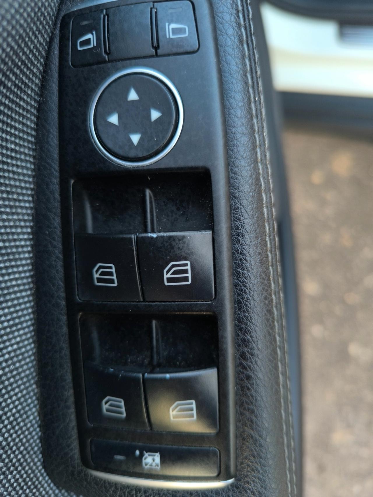 MERCEDES GLA SPORT 180 CDI AUTOMATICO DUE PROPIETARI