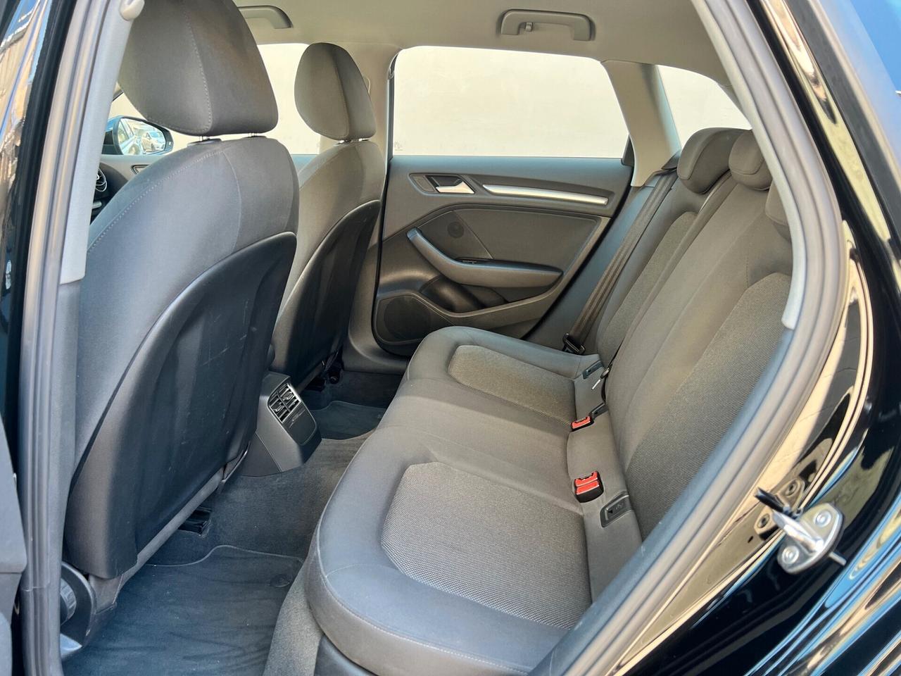 Audi A3 SPB Sportback 2.0 tdi 150CV Business NAVI/LED/17;