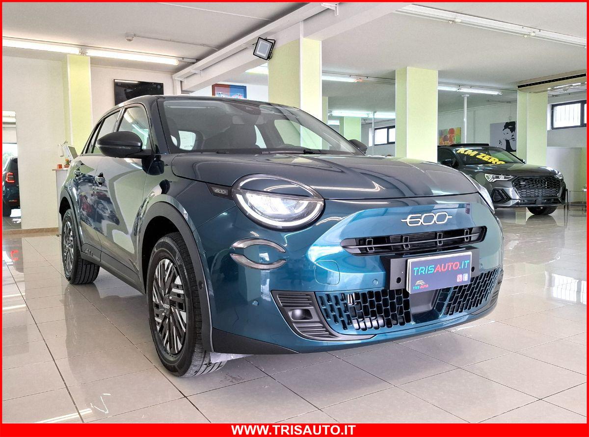 FIAT 600 1.2T MHEV DCT POP NEOPATENTATI (FARI LED)