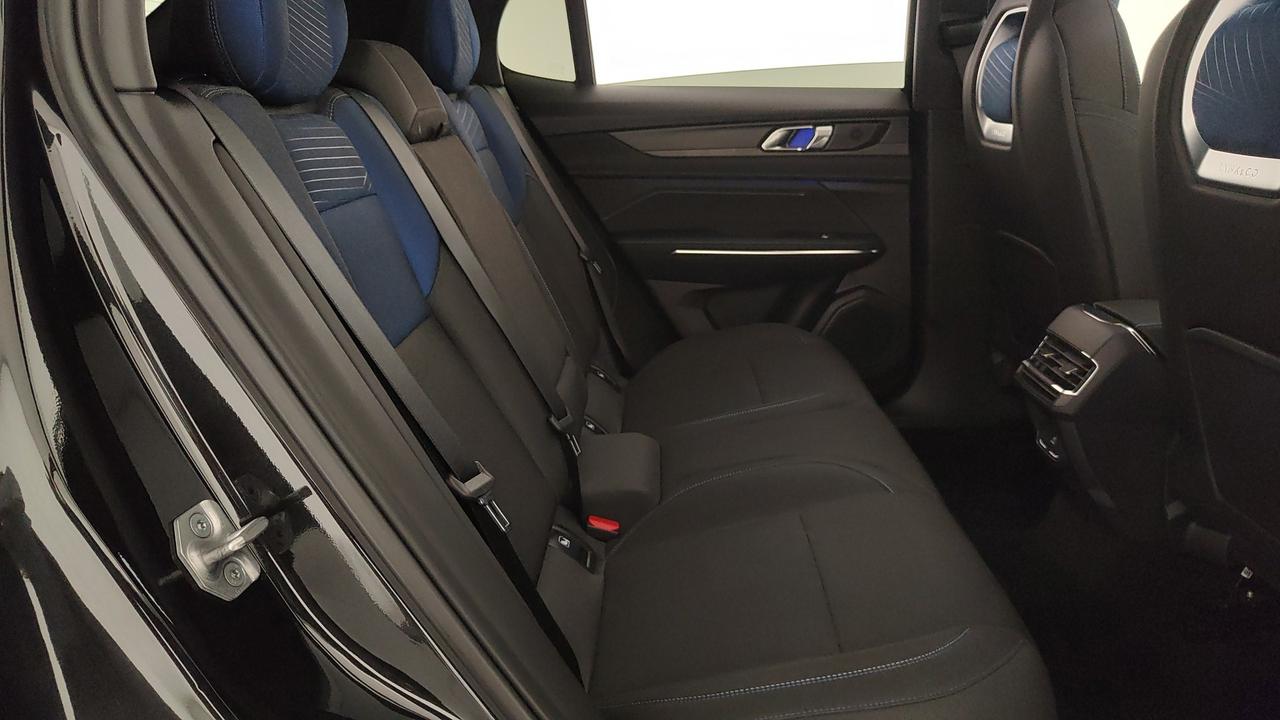 LYNK & CO 01 1.5 td phev auto