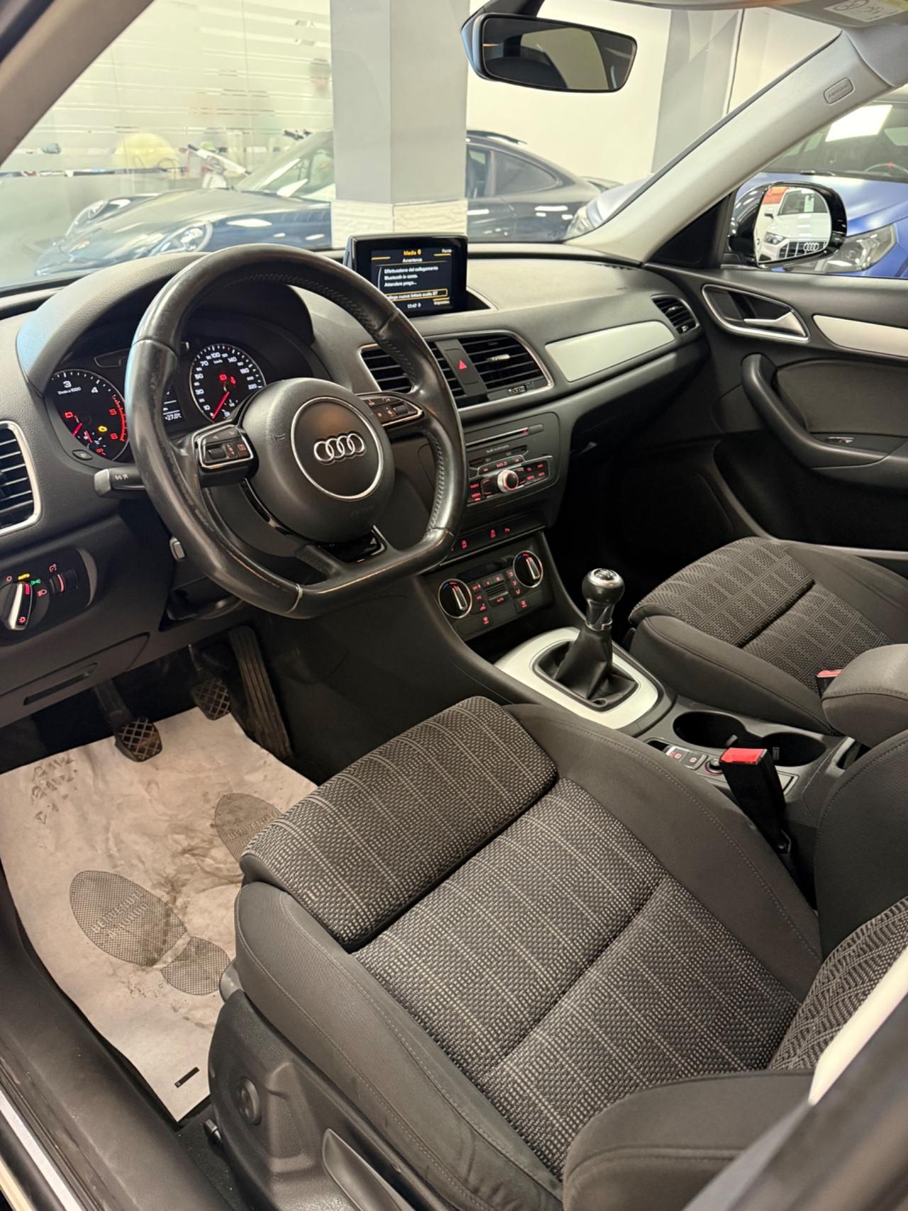 Audi Q3 2.0 TDI 120 CV S line Edition