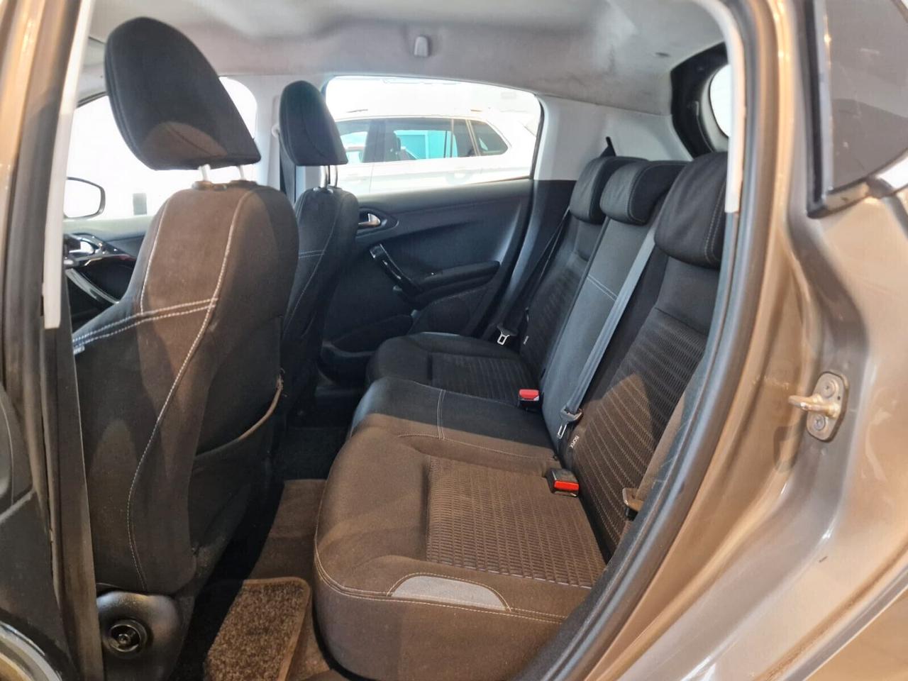 Peugeot 208 1.2 VTi 82 CV 5 porte allure