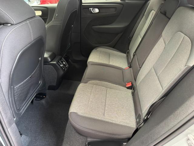 VOLVO XC40 B3 automatico Plus Dark TETTO PAN. Iva deducibile