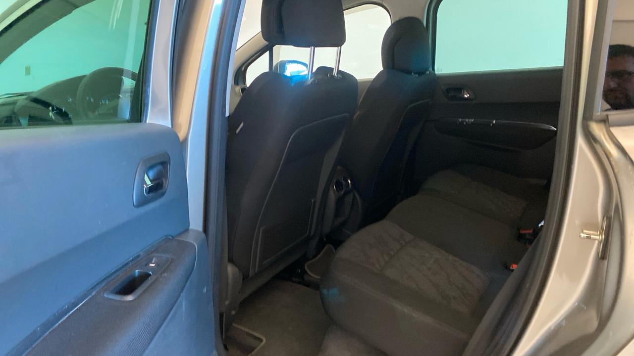 Peugeot 3008 1.6 e-HDi 112CV CAMBIO AUTOMATICO