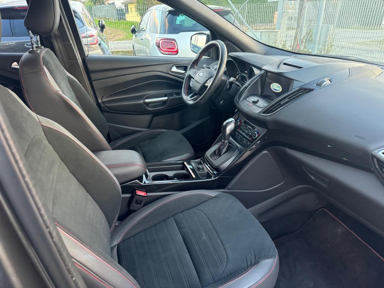 Ford Kuga 2.0 TDCI 150 CV S&S 4WD Powershift ST-Line