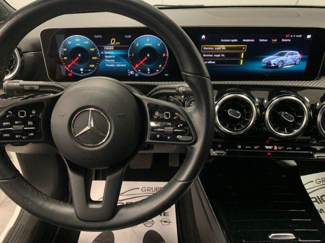 MERCEDES-BENZ A 180 d Automatico Sport + Full Led