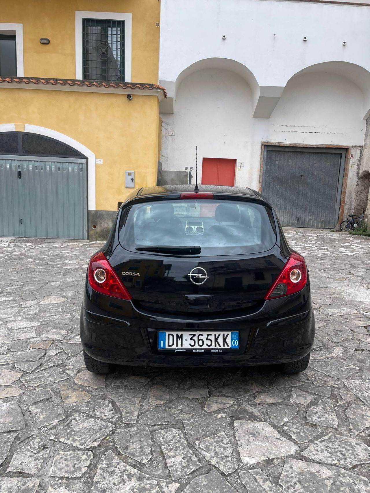 Opel Corsa 1.2 3 porte Enjoy