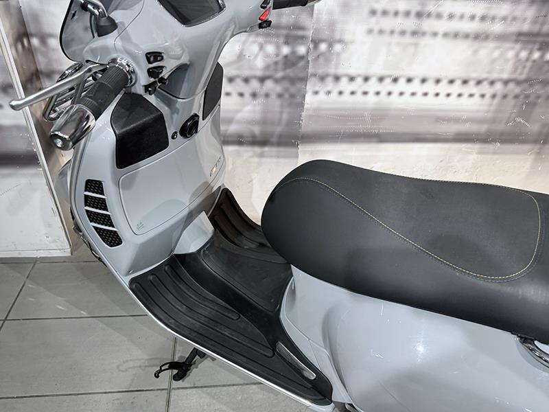 Piaggio Vespa GTS 300 SuperTech HPE Abs