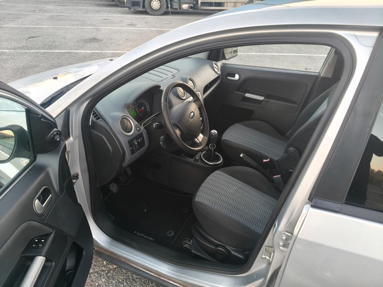 Ford Fusion 1.6 5 porte SOLAMENTE 115.000 KM