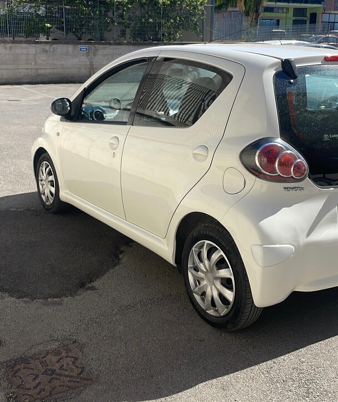 Toyota Aygo 1.0 12V VVT-i 5 CAMBIO AUTOMATICO! CONNECT