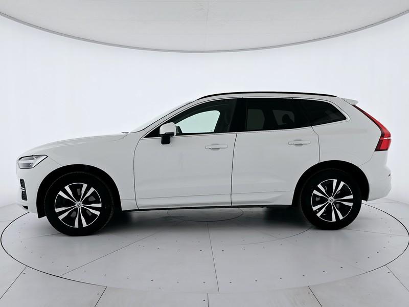 Volvo XC60 2.0 b4 momentum pro awd auto