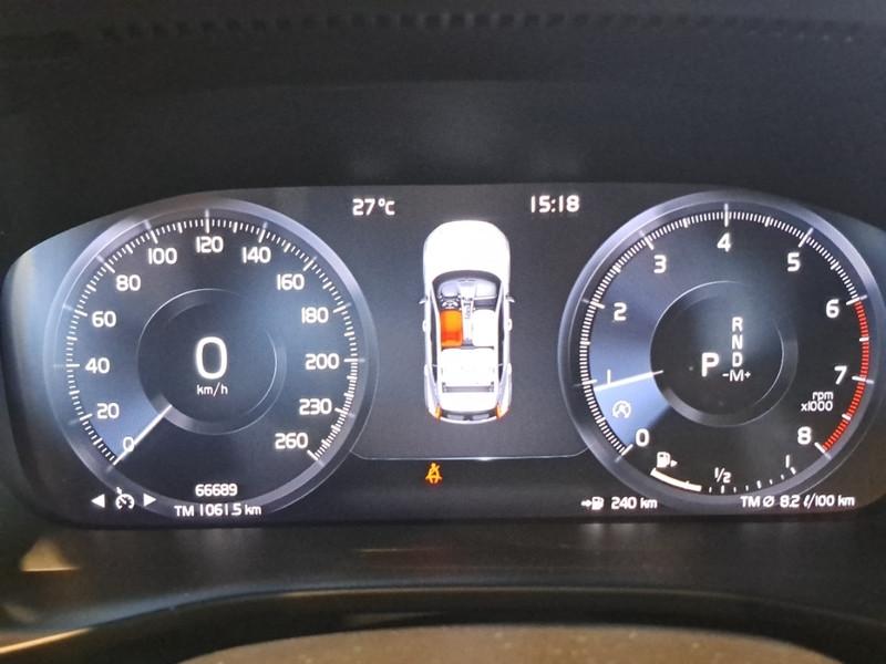 VOLVO XC40 T2 AUTOMATICO MOMENTUM SUV