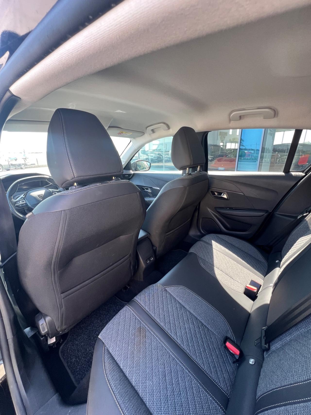 Peugeot 208 PureTech 100 5 porte Allure - possibilità noleggio no scoring