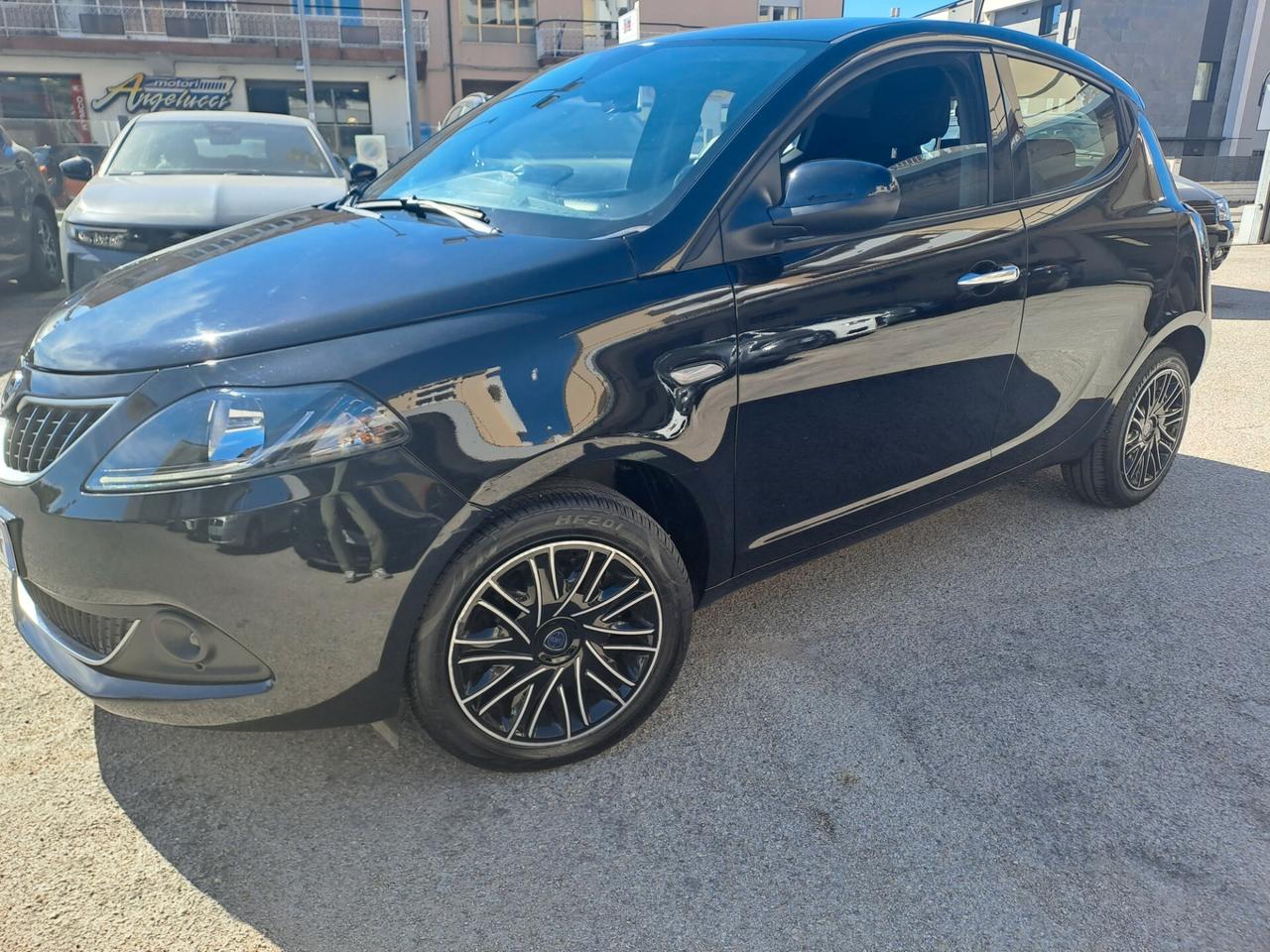 Lancia Ypsilon 1.0 FireFly 5 porte S&S Hybrid Ecochic Gold