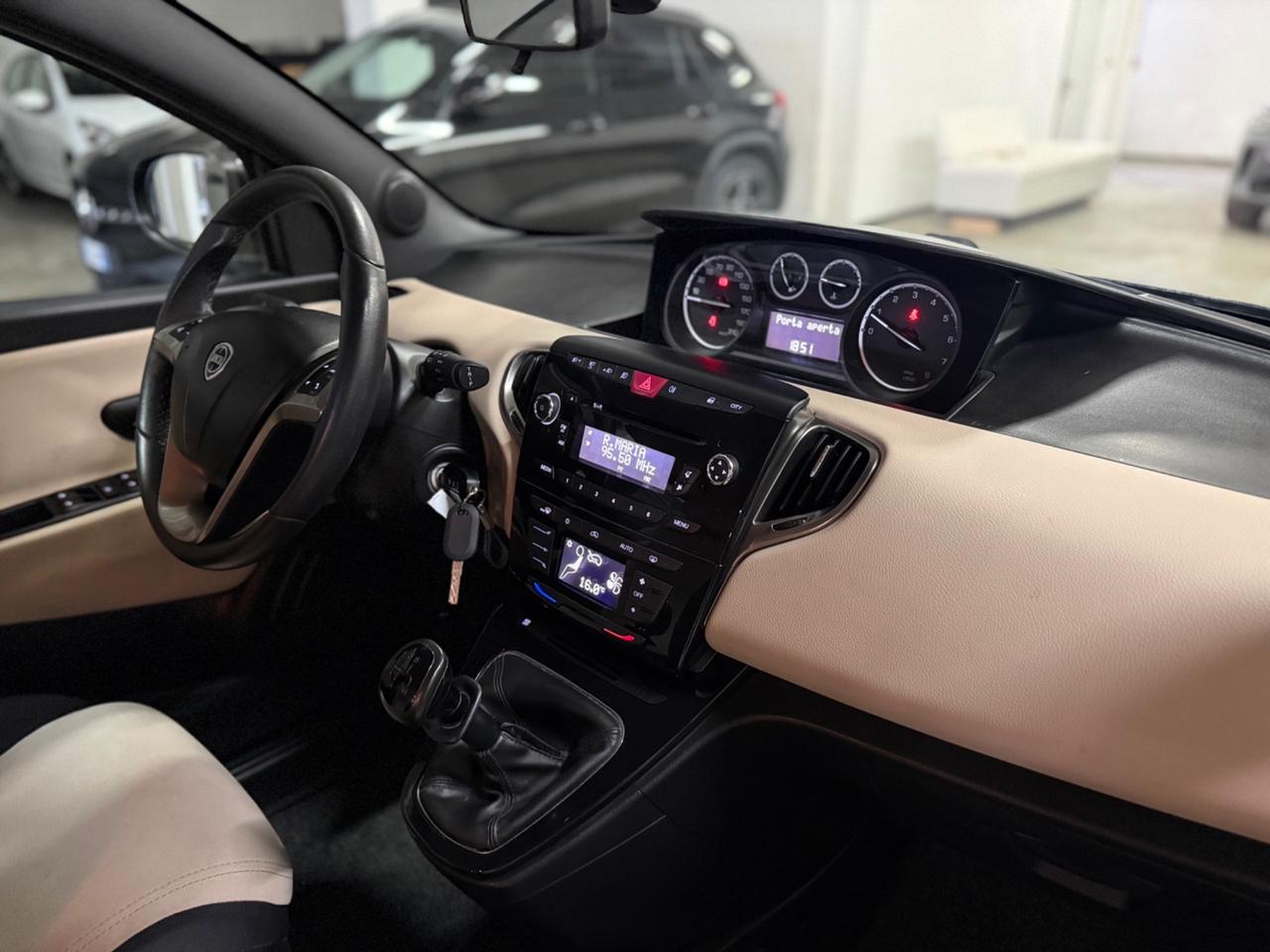 Lancia Ypsilon 1.2 69 CV 5 porte Gold