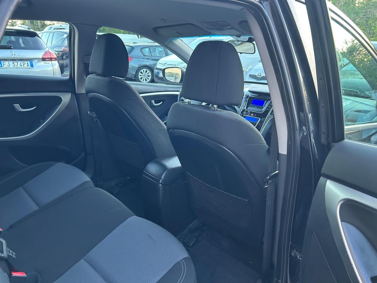 Hyundai i30 1.6 CRDi 5p. 150000km