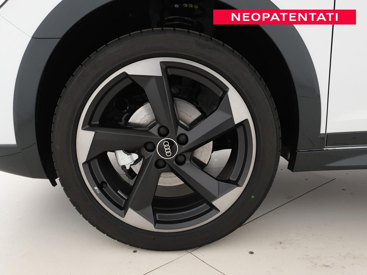 Allstreet 30TFSI 116CV S tronic Identity Contrast