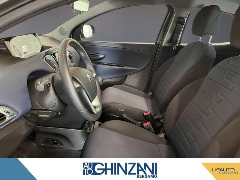 Lancia Ypsilon 1.0 FireFly 5 porte S&S Hybrid Platino - Km0