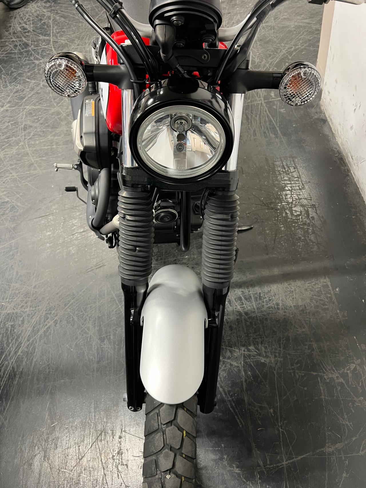 YAMAHA SCR 950