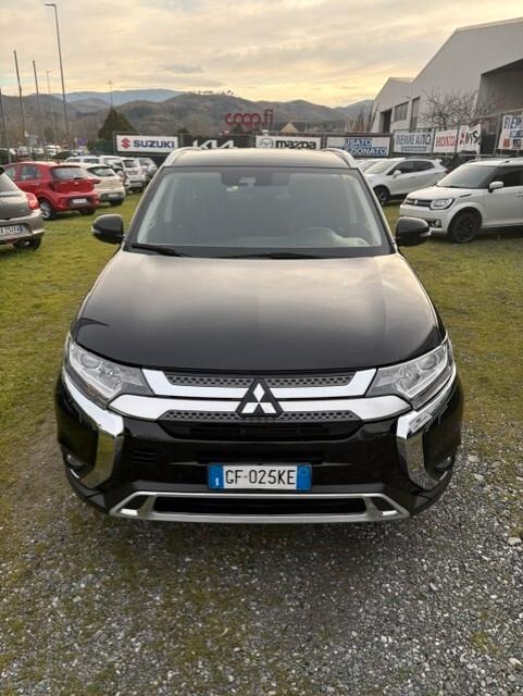 Mitsubishi Outlander 2.0 4WD GPL Bi-fuel CVT Diamond SDA 7 posti