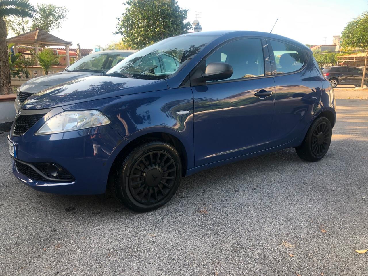 Lancia Ypsilon 1.2 69 CV 5 porte Unyca