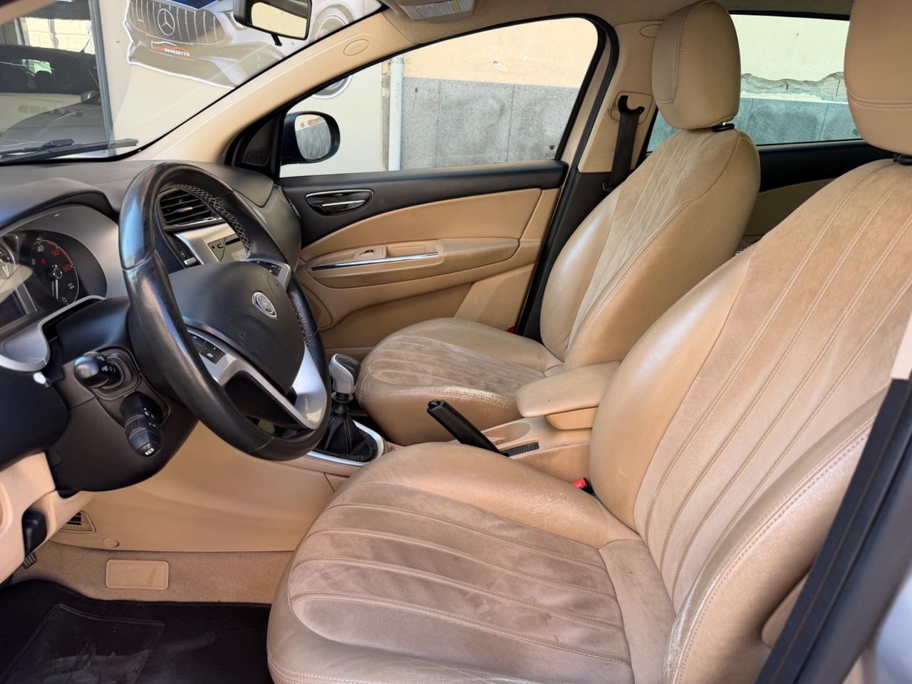 Lancia Delta 1.6 MJT 105 CV Gold 2011