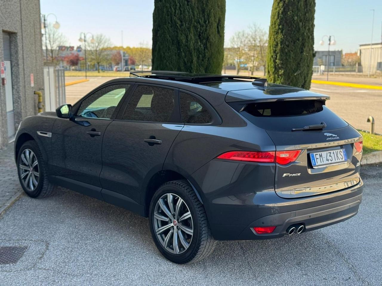 Jaguar F-Pace 2.0 D 180 CV AWD Motore da Controllare