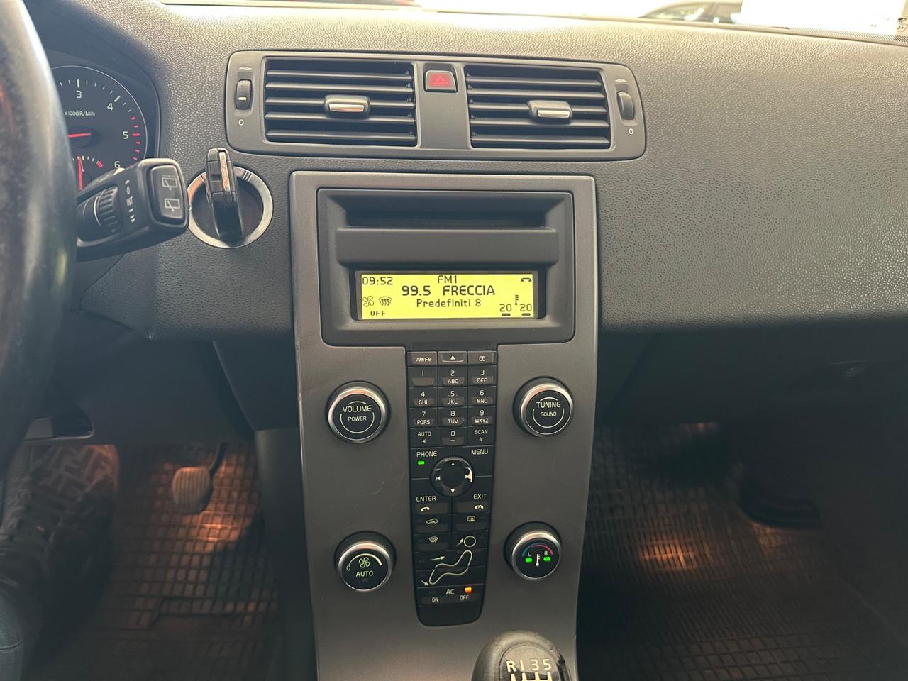 Volvo V50 D2 R-design