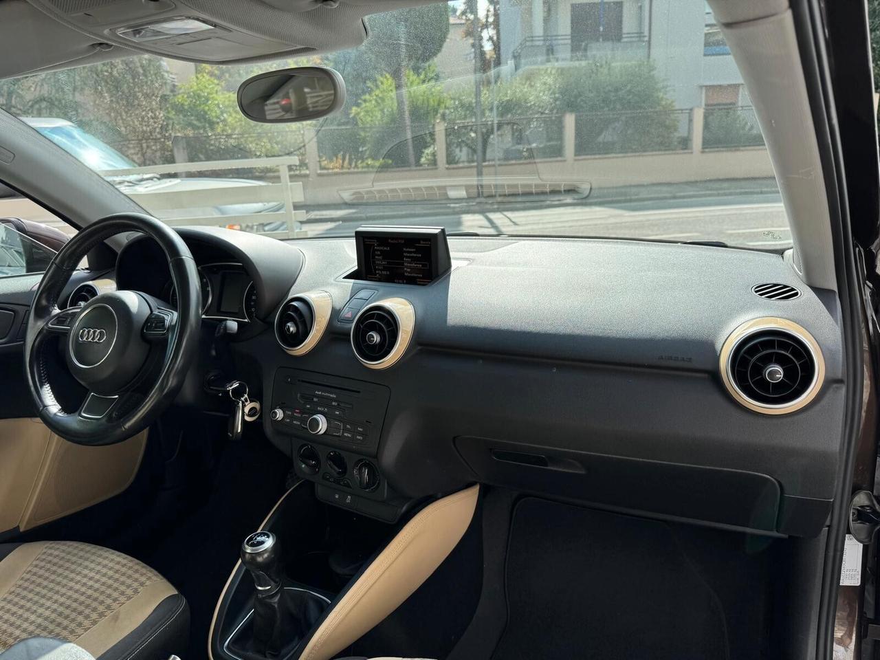 AUDI A1 1.2 TFSI ATTRACTION NEOPATENTATI