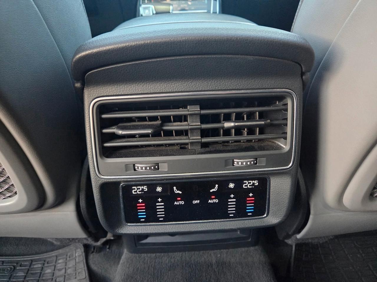 Audi Q8 TDI quattro S line//