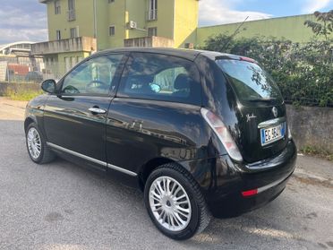 Lancia Ypsilon 1.2 69 CV Platinum 200.000 KM