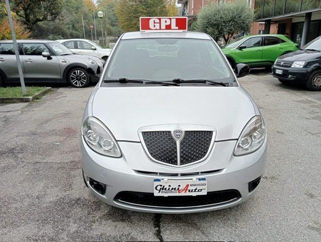 LANCIA Ypsilon 1.2 69 CV New Oro BIFUEL GPL ok *neopatentati*