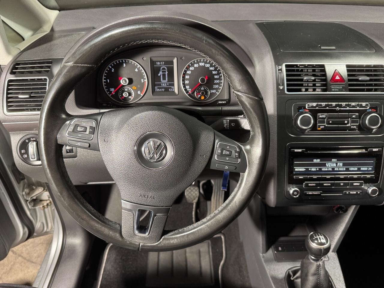 Volkswagen Touran 1.6 TDI 7 POSTI NEOPATENTATI